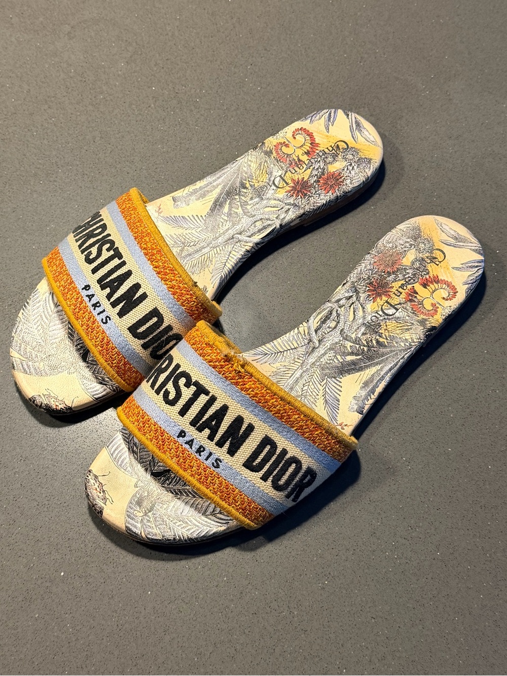 Christian Dior Slides Size EU 39